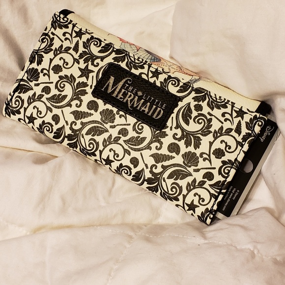 Disney loungefly Ariel (The Little Mermaid) wallet - Picture 3 of 8